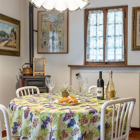 Beautiful Home In Uzzano Pt With Kitchen Exterior foto